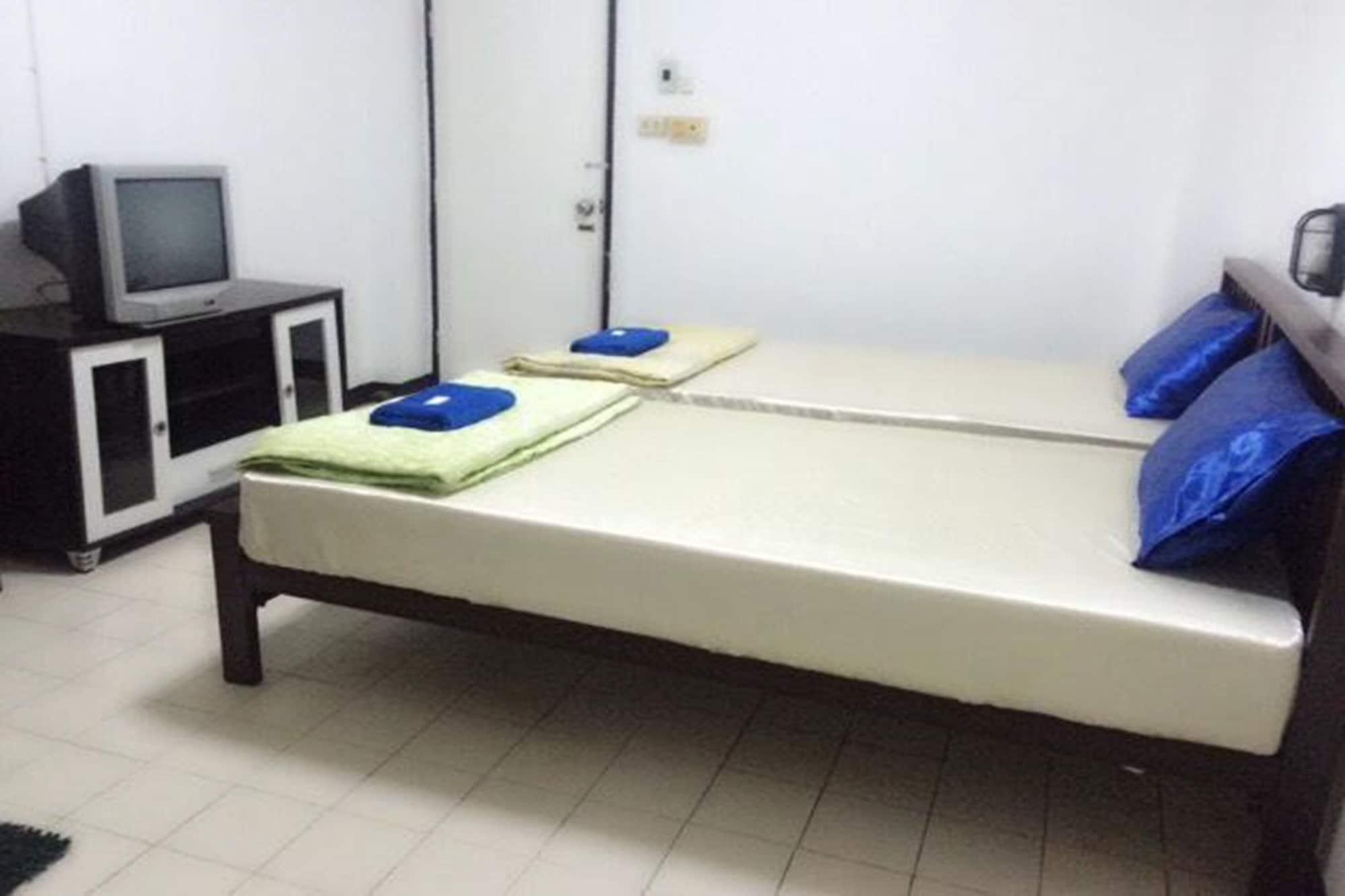 Md Rose Apartment Bangkok Buitenkant foto