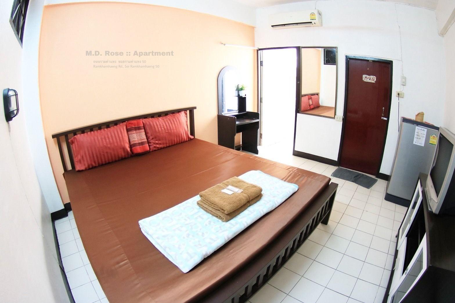 Md Rose Apartment Bangkok Buitenkant foto
