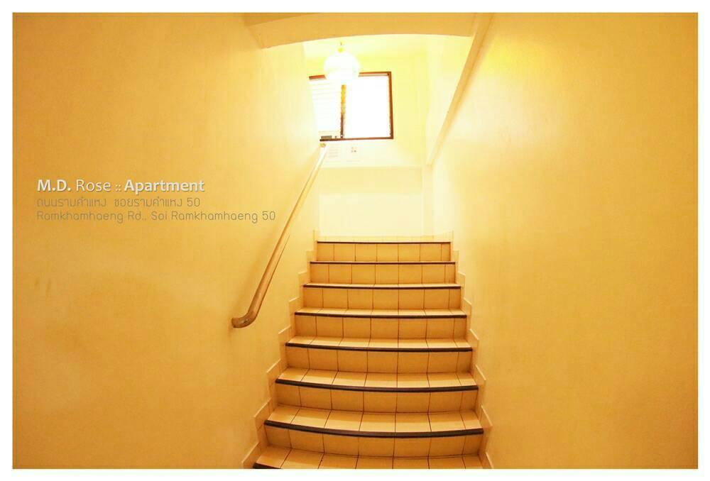 Md Rose Apartment Bangkok Buitenkant foto