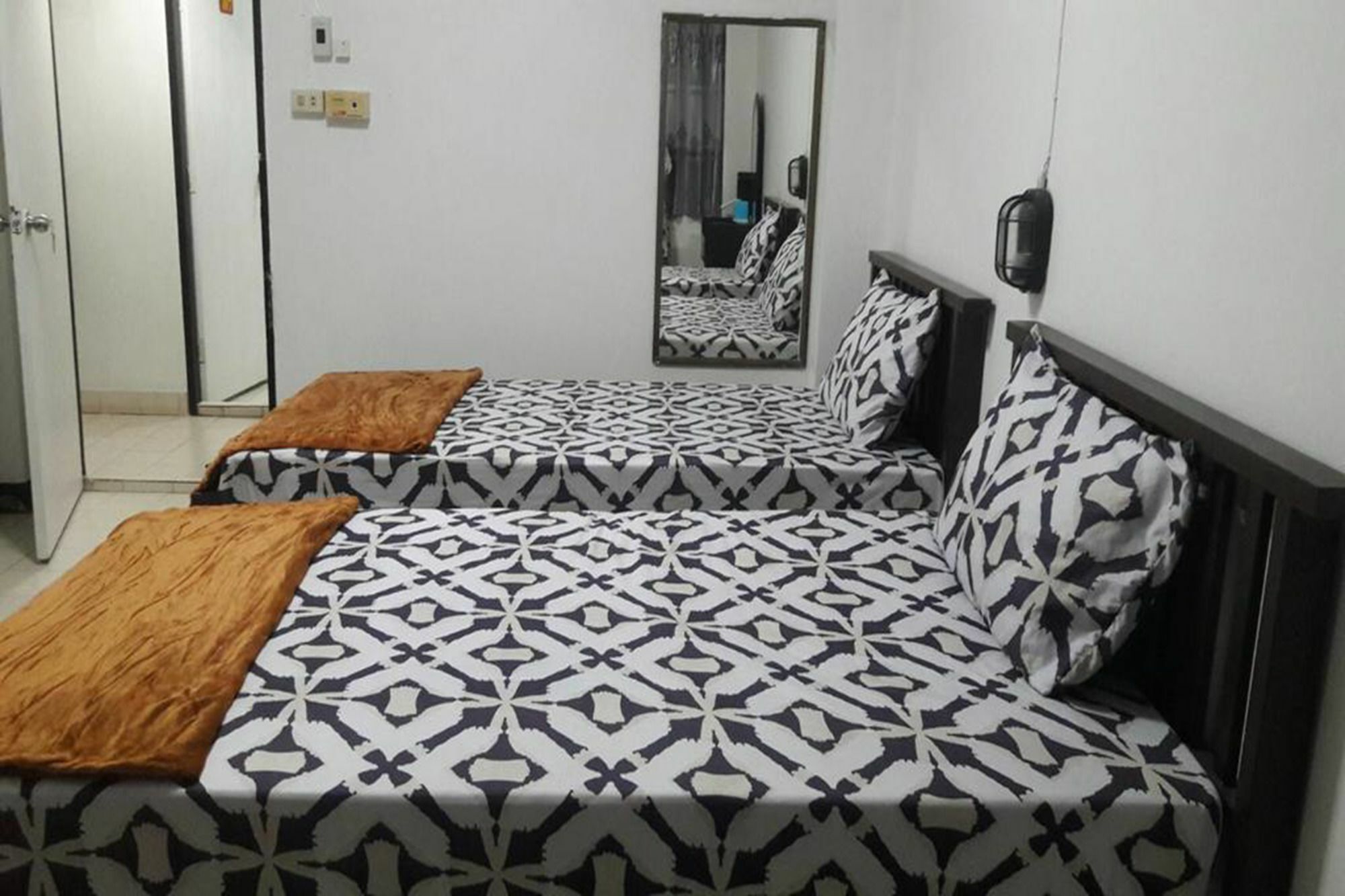 Md Rose Apartment Bangkok Buitenkant foto